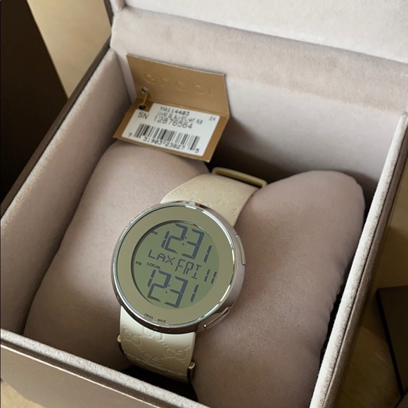 Gucci digital watch from the I-Gucci Collection - Picture 4 of 15